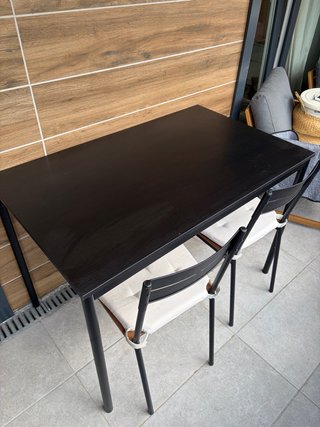 Mesa de cocina y 2 sillas
