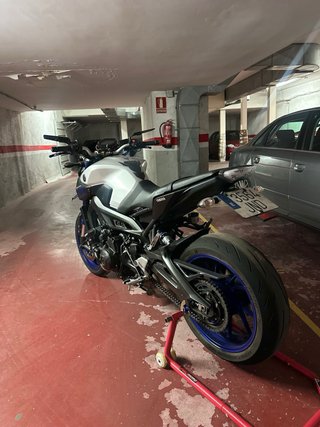 Yamaha MT-09 V1 Naked Moto