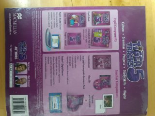 Libro texto Tiger tracks 5 primaria es macmillan