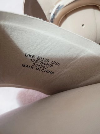 Sandalias cuña beige/rosa con hebilla