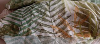 4 Cortinas con estampado tropical