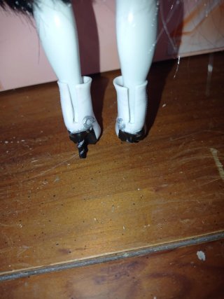 Muñeca Rainbow High Blanco y Negro