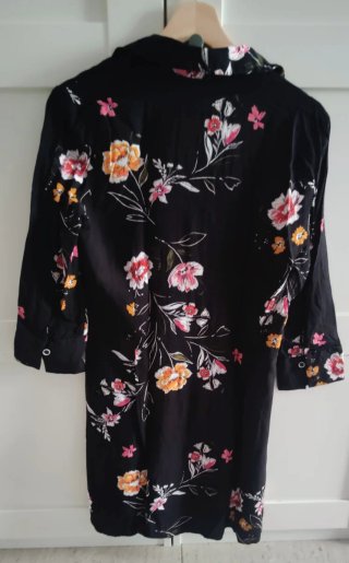 Vestido camisero floral Stradivarius Talla L