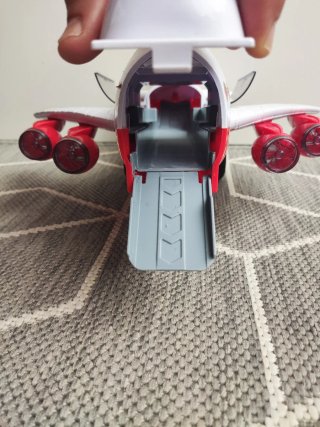 Avión carguero de bomberos