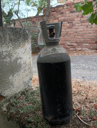Botella CO2 Cerveza Vacía