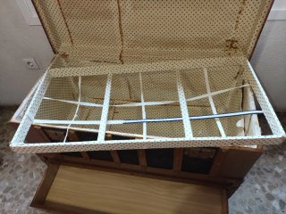 Baúl antiguo madera y metal