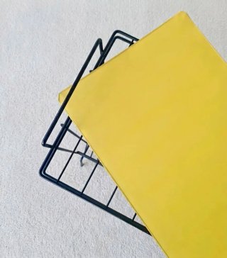 Mesa auxiliar estilo POP 2 colores | Francia 70s