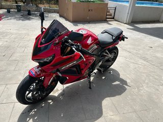 Honda CBR650R Roja y Negra