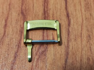Fibbia Omega Oro