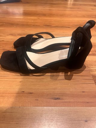 Zapatos negros de tacón