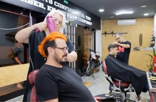Barbería/Peluquería/centro estética en el centro