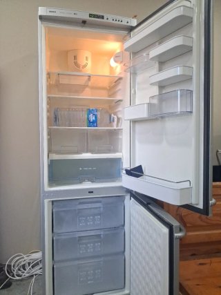 Nevera combi plateada