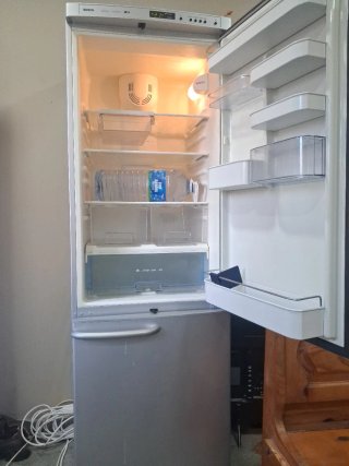 Nevera combi plateada