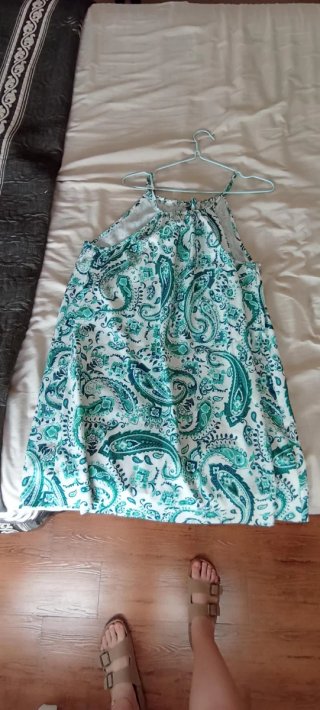 Vestido verde y blanco con estampado paisley