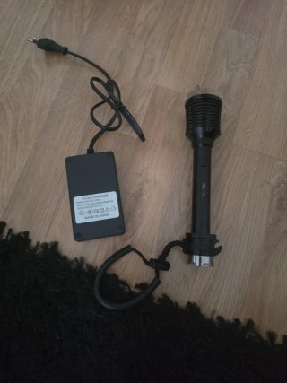 Linterna LED T6 Subacuática + Cargador