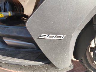 Kymco 300 Xcti Maxi Scooter