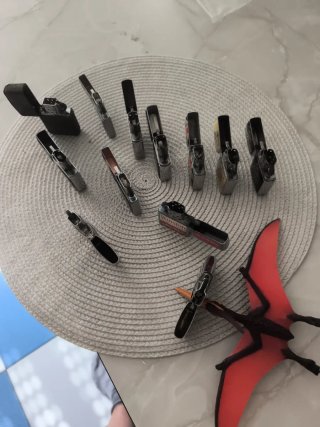 Lote de 13mecheros tipo Zippo y otros