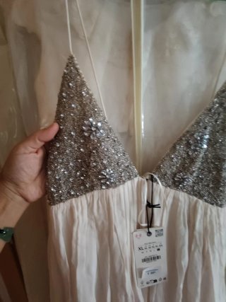 Vestido Zara lentejuelas beige y plateado XL