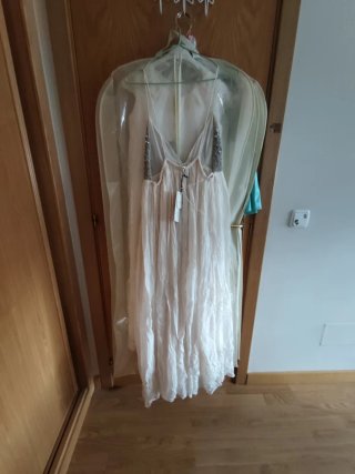 Vestido Zara lentejuelas beige y plateado XL