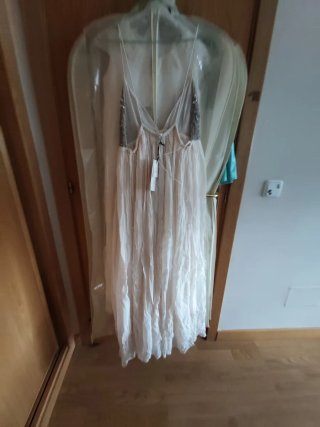 Vestido Zara lentejuelas beige y plateado XL