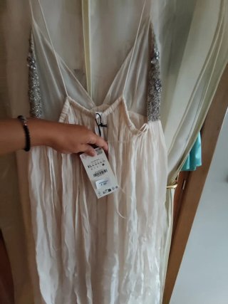 Vestido Zara lentejuelas beige y plateado XL