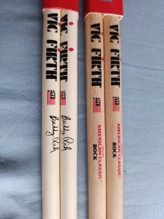 Par de juegos de baquetas Vic Firth vintages