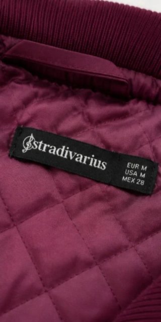 Chaqueta bomber Stradivarius morada