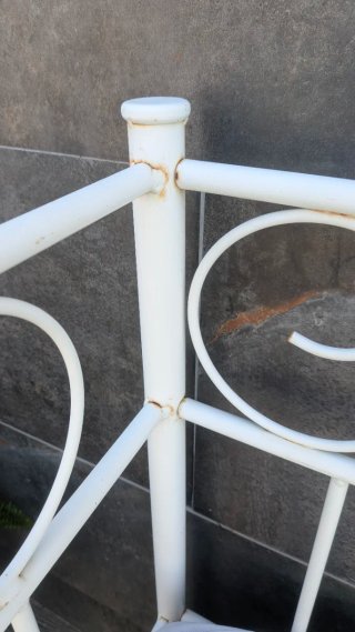 Diván de forja blanco