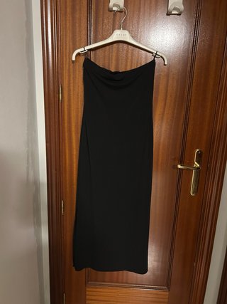 Vestido negro palabra de honor, aberturas laterale