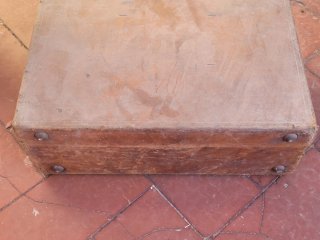 Maletín antiguo de juguete con sorpresas