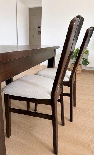 Comedor Mesa y 6 Sillas expansible 4-6