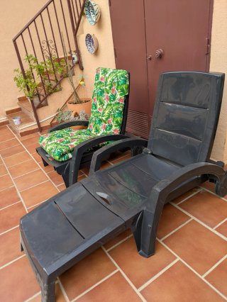 2 Lettini da esterno neri (incl. cuscino)