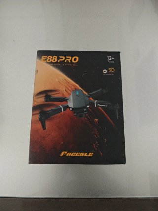 Dron E88 PRO con  6 baterías de recambio