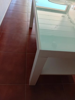 Mesa baja con cristal