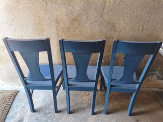 Juego de 3 sillas de madera azules