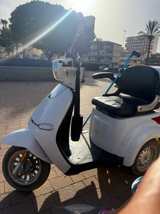 Scooter Eléctrica Veleco Movilidad Reducida