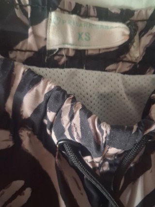 Bañador estampado beige y negro
