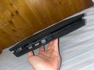 PS4 Negra + 2 Mandos