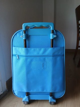 Maleta infantil Pocoyó tamaño 46x34x14