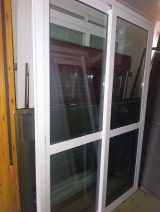 Ventana balconera aluminio cristal doble.223x150an