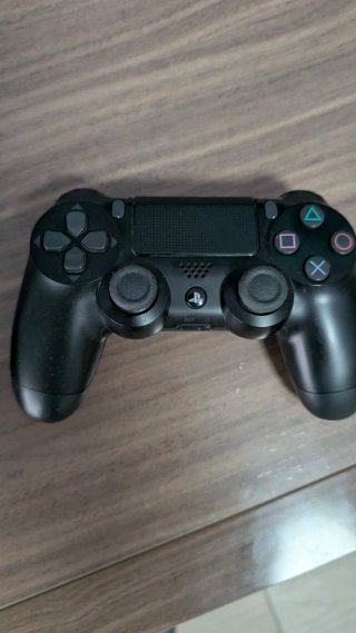PS4 Pro 4TB 2SSD más 2 HDD 2 mandos.