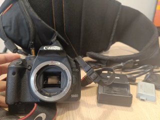 Canon EOS 500D (rota) +funda bandolera