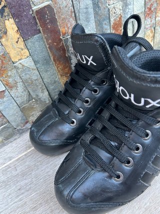 Botas hockey patines Sioux negras Talla 37.