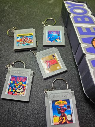 Lote Lámpara LED Gameboy y Llaveros