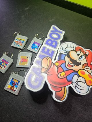 Lote Lámpara LED Gameboy y Llaveros