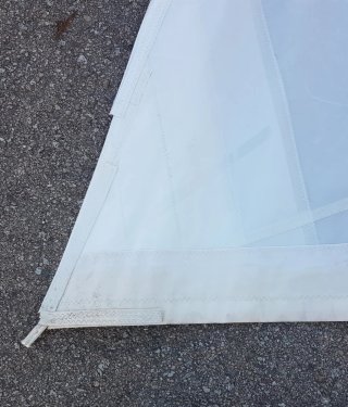 Vela Dacron casi nueva con protección solar