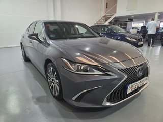 Lexus ES 2.5 300h Luxury
