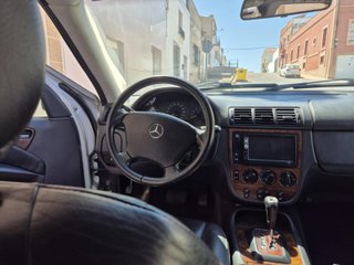 Mercedes-Benz ML 320 V6 (Automático / 4x4 / Enganc