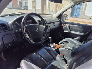 Mercedes-Benz ML 320 V6 (Automático / 4x4 / Enganc