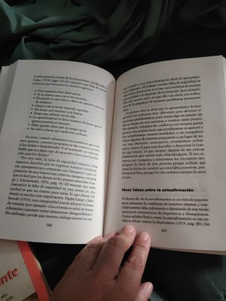 Libro tapa blanda